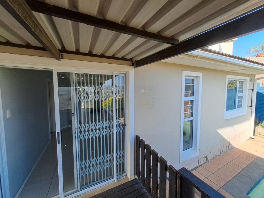 4 Bedroom Property for Sale in Nahoon Valley Park Eastern Cape